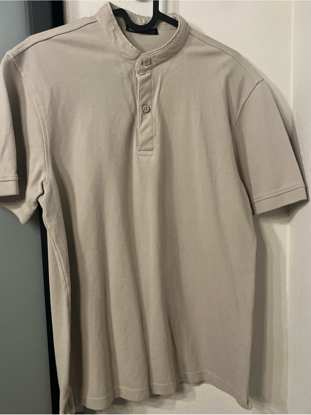 Zara Men's Short-Sleeve Henley Shirt - Cream size Medium